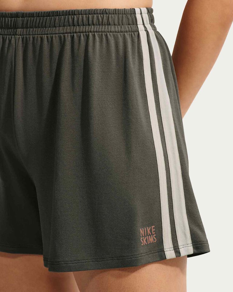 Шорты NikeSKIMS Stretch Knit 5″ Shorts «Boulder/Ecru» Женская