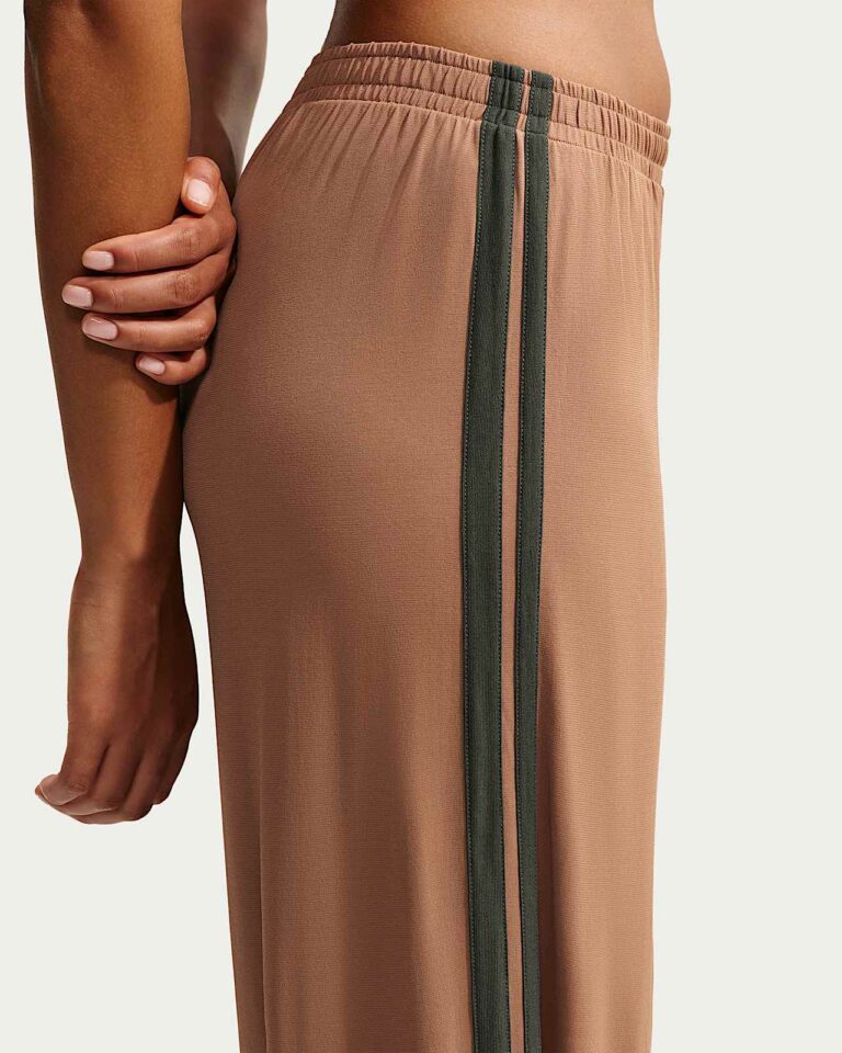 Брюки NikeSKIMS Stretch Knit Oversized Wide-Leg Pants «Carob Brown/Boulder» Женская