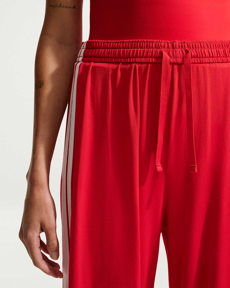 Брюки NikeSKIMS Stretch Knit Oversized Wide-Leg Pants «Sport Red/Ecru» Женская