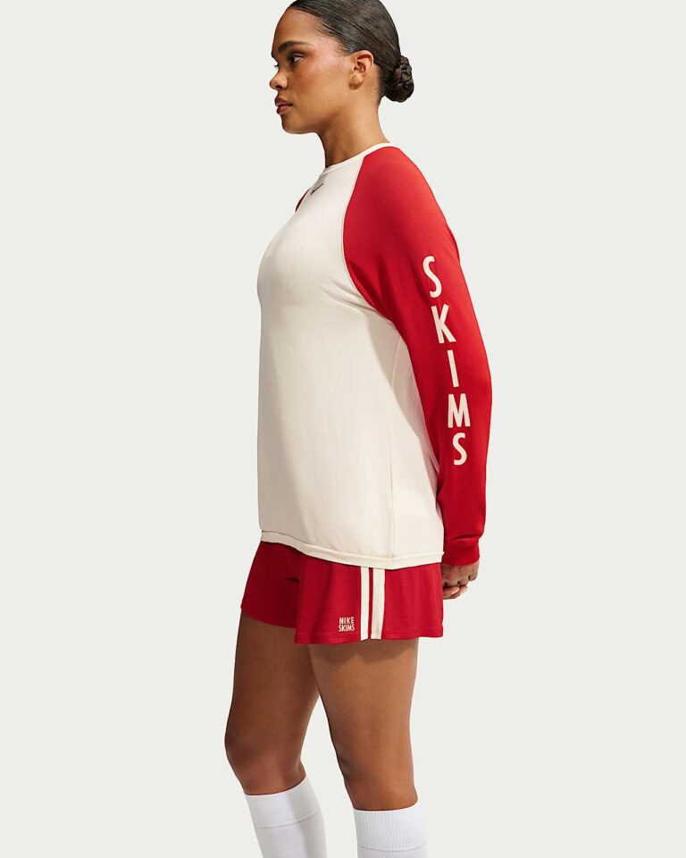 Лонгслив NikeSKIMS Stretch Knit Long-Sleeve Top «Ecru/Sport Red» Женская