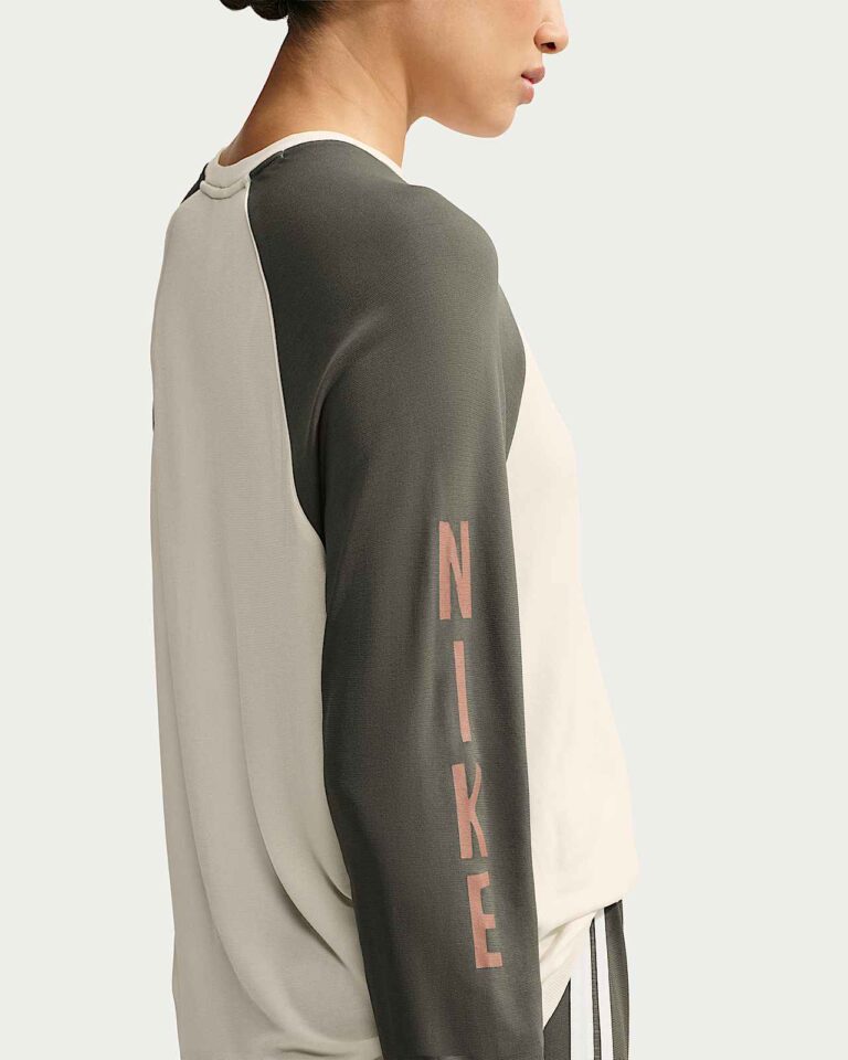 Лонгслив NikeSKIMS Stretch Knit Long-Sleeve Top «Ecru/Boulder» Женская