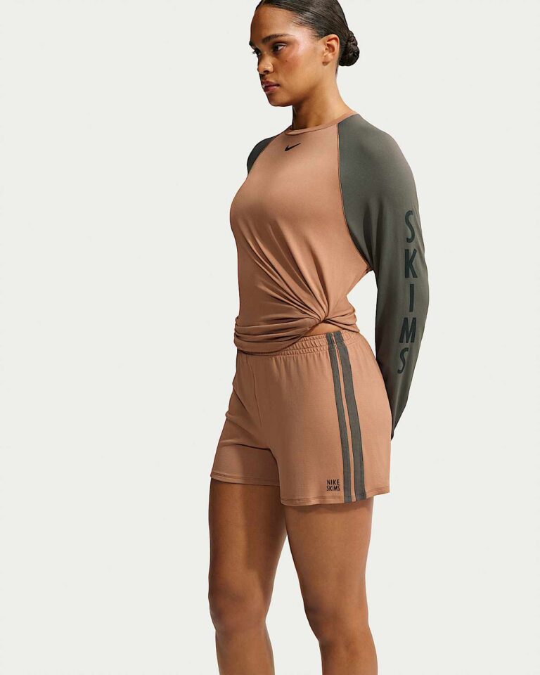 Лонгслив NikeSKIMS Stretch Knit Long-Sleeve Top «Carob Brown/Boulder» Женская