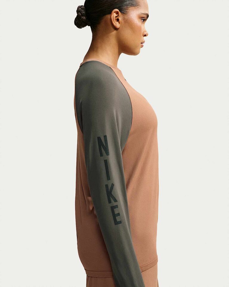 Лонгслив NikeSKIMS Stretch Knit Long-Sleeve Top «Carob Brown/Boulder» Женская