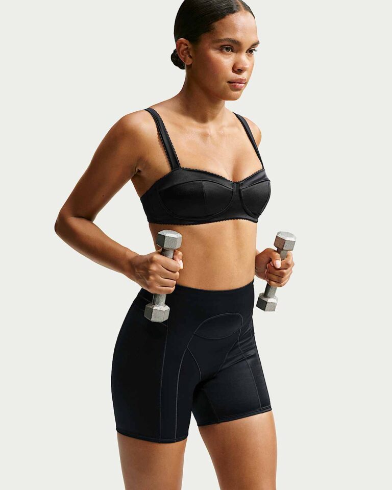 Топ NikeSKIMS Satin Shine Padded Picot Sports Bra «Obsidian» Женская
