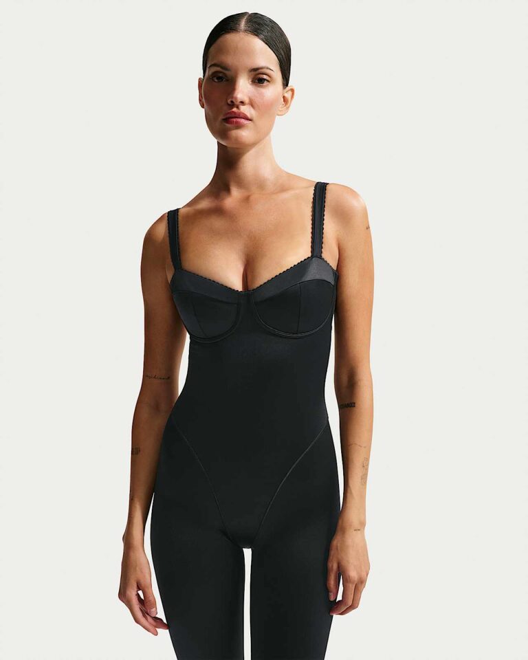 Боди NikeSKIMS Satin Shine Picot Bodysuit «Obsidian» Женская