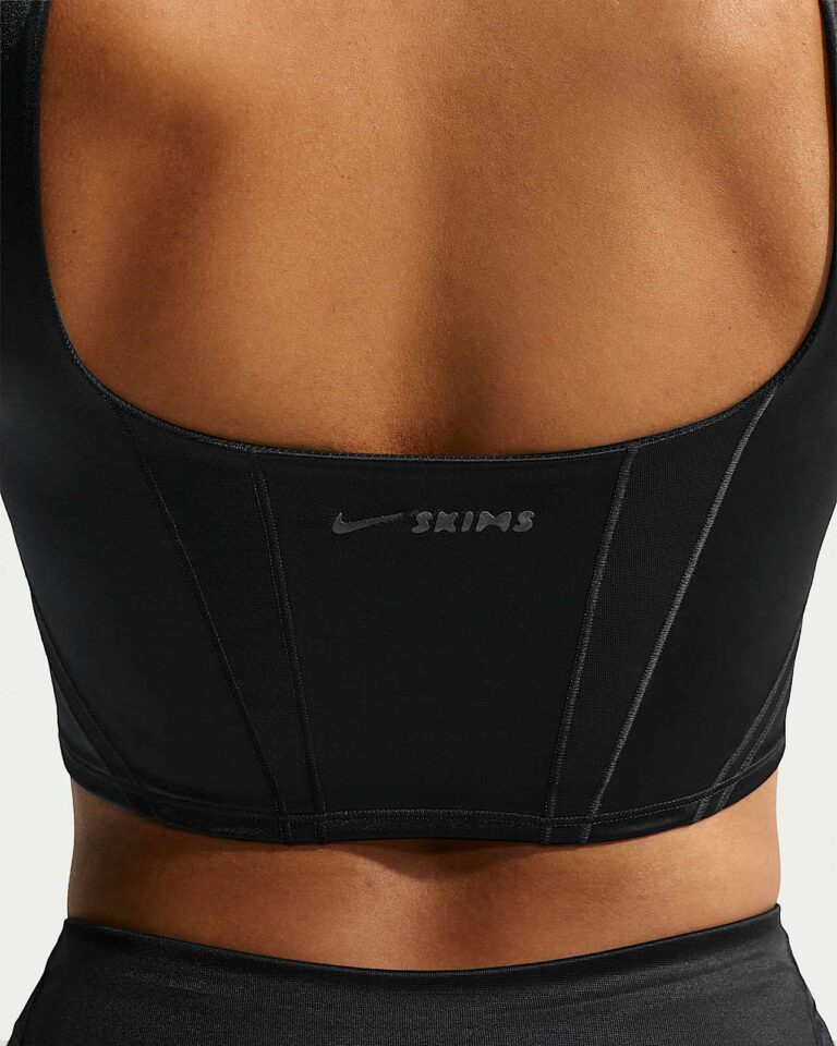 Майка NikeSKIMS Satin Shine Cropped Tank Top «Obsidian» Женская