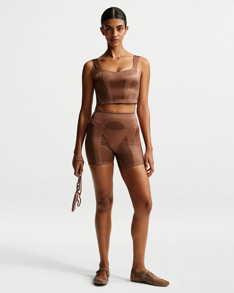 Велосипедки NikeSKIMS Satin Shine High-Waisted 5″ Biker Shorts «Carob Brown» Женская