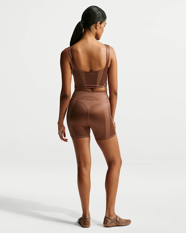 Велосипедки NikeSKIMS Satin Shine High-Waisted 5″ Biker Shorts «Carob Brown» Женская