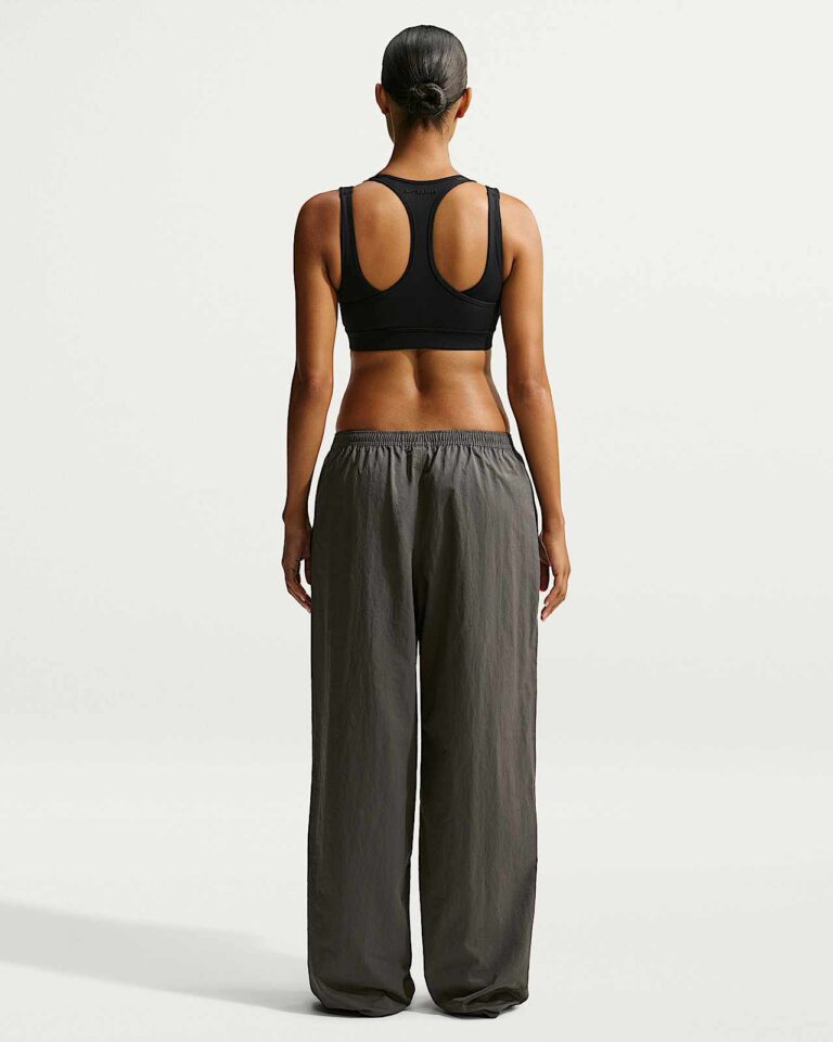 Топ NikeSKIMS Matte Double-Layer Plunge Bra «Obsidian» Женская