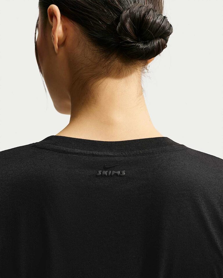 Футболка NikeSKIMS Performance Cotton Blend Short-Sleeve Top «Obsidian/Boulder» Женская