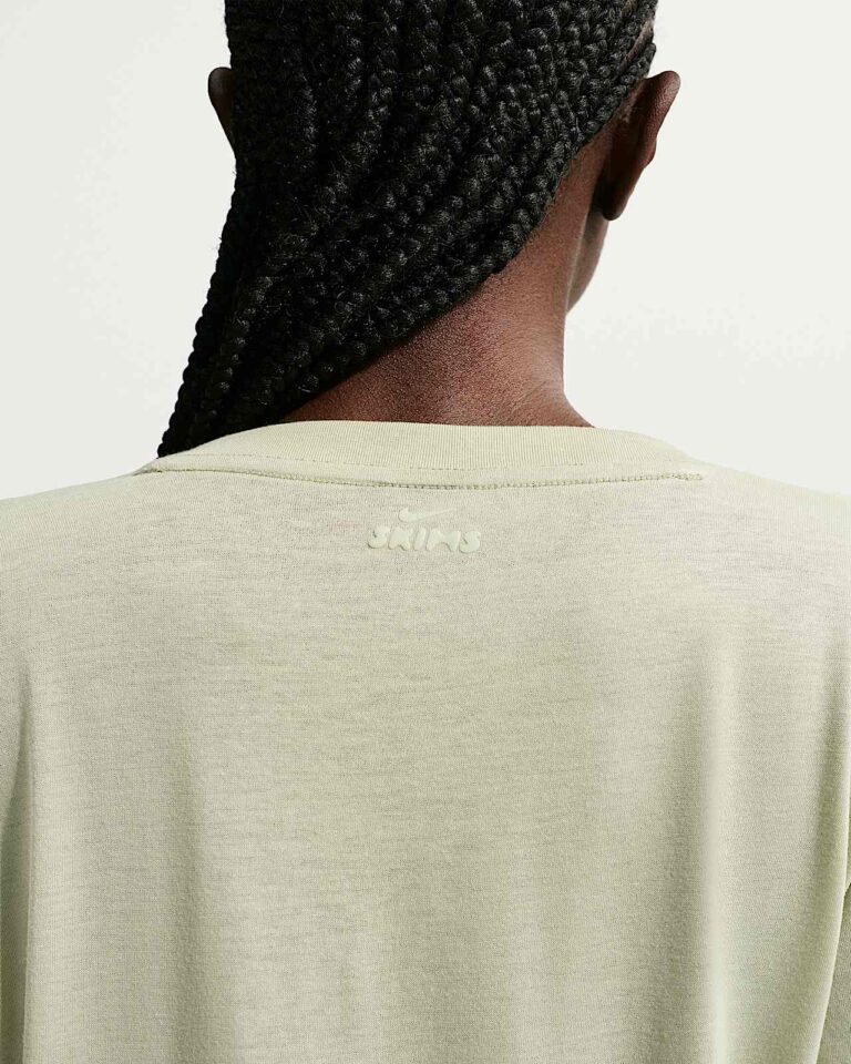 Футболка NikeSKIMS Performance Cotton Blend V-Neck Short-Sleeve Top «Talc» Женская