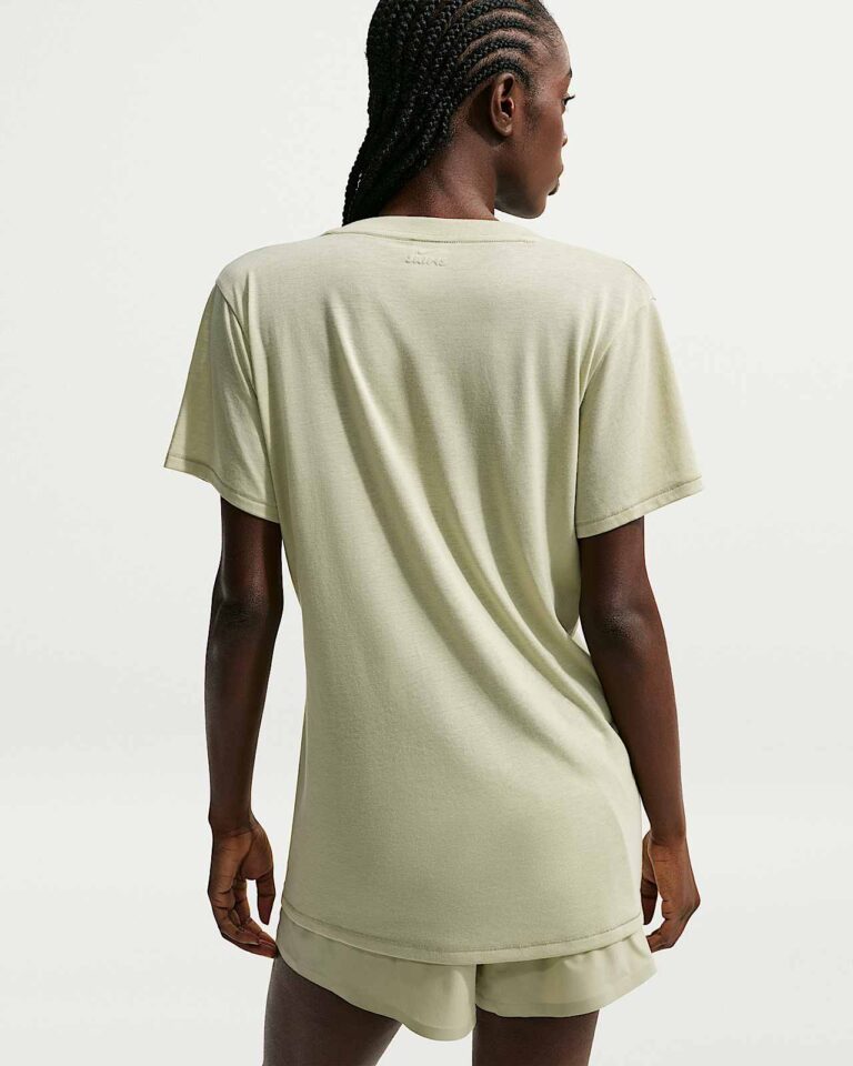 Футболка NikeSKIMS Performance Cotton Blend V-Neck Short-Sleeve Top «Talc» Женская