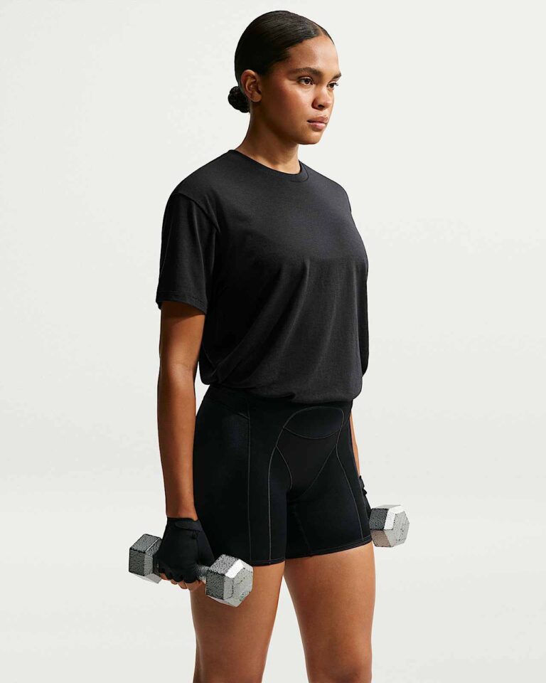 Футболка NikeSKIMS Performance Cotton Blend Oversized Short-Sleeve Top «Obsidian» Женская