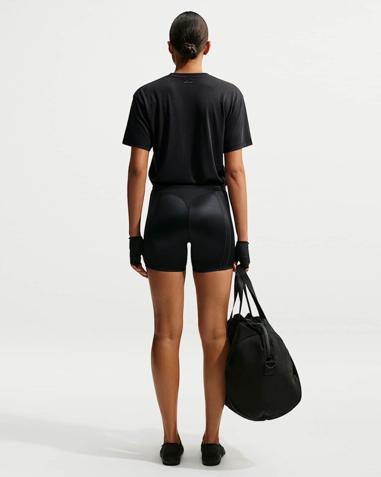 Футболка NikeSKIMS Performance Cotton Blend Oversized Short-Sleeve Top «Obsidian» Женская