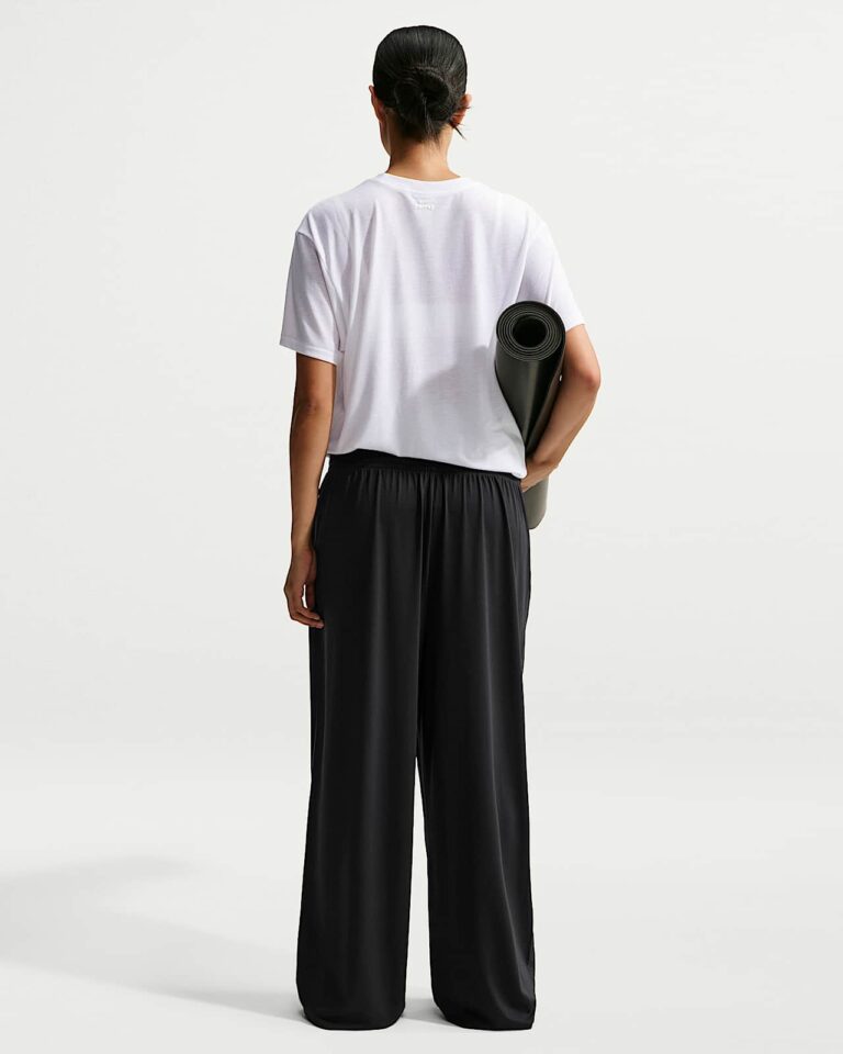 Футболка NikeSKIMS Performance Cotton Blend Oversized Short-Sleeve Top «Snow» Женская