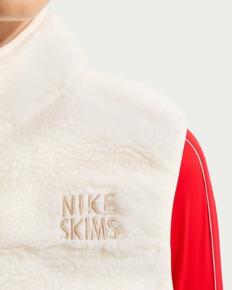 Жилет NikeSKIMS Sherpa Oversized Vest «Ecru» Женская
