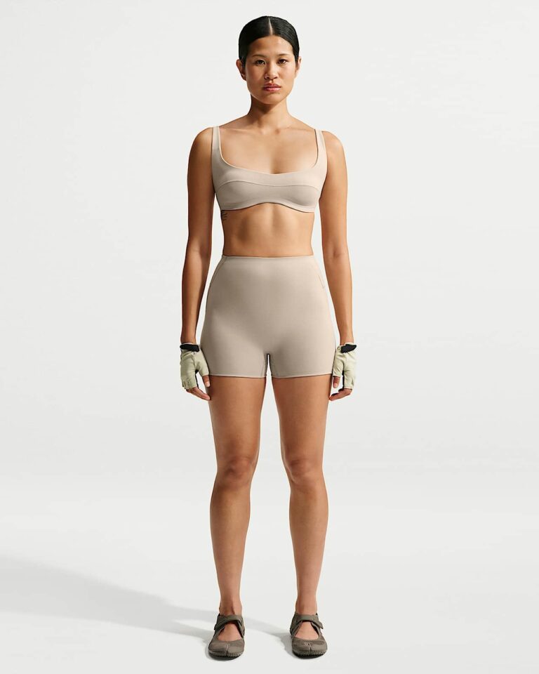 Шорты NikeSKIMS Studio Stretch 3″ Shorts «Linen» Женская