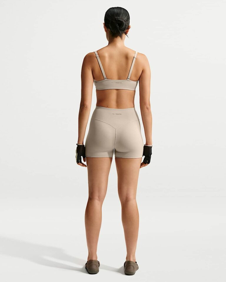 Шорты NikeSKIMS Studio Stretch 3″ Shorts «Linen» Женская