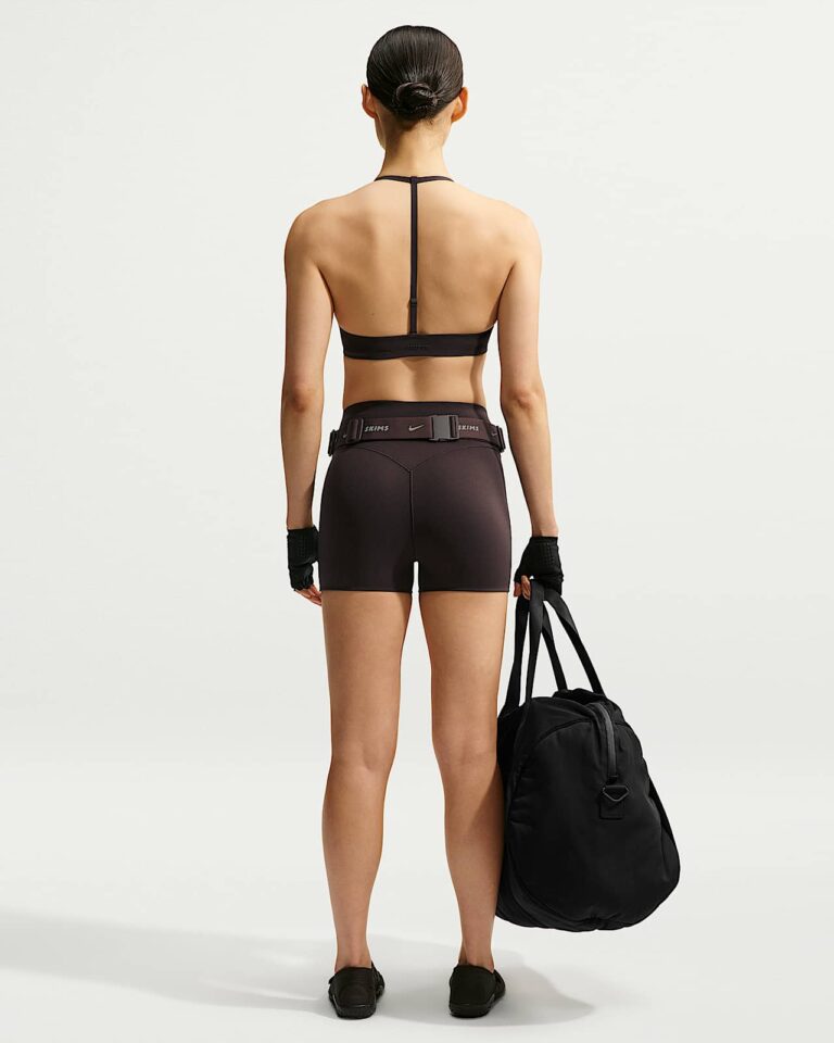 Шорты NikeSKIMS Studio Stretch 3″ Shorts «Dark Roast» Женская