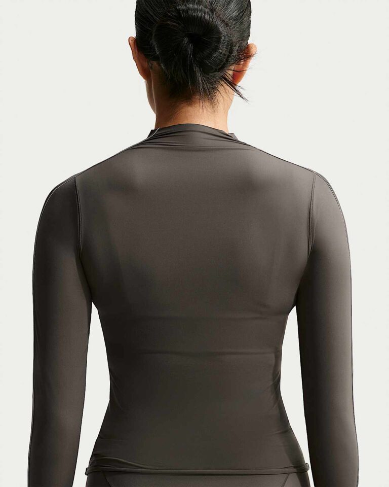 Лонгслив NikeSKIMS Weightless Mock-Neck Long-Sleeve Top «Boulder» Женская