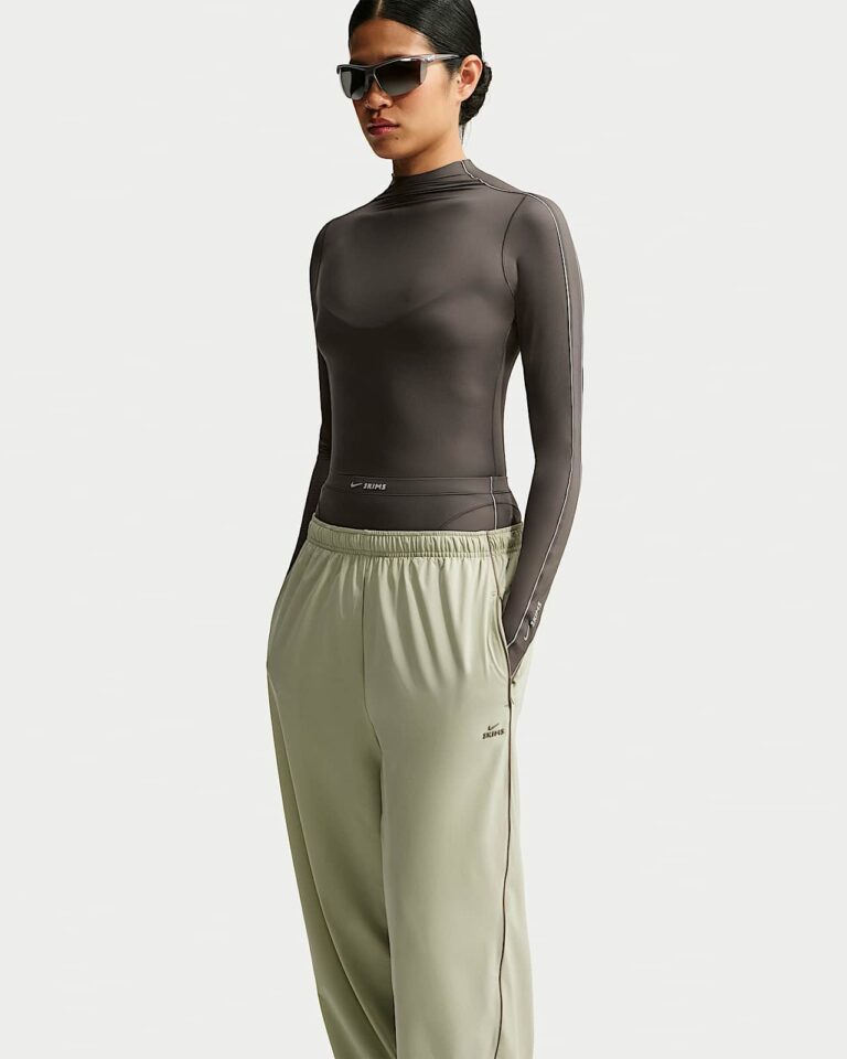 Лонгслив NikeSKIMS Weightless Mock-Neck Long-Sleeve Top «Boulder» Женская