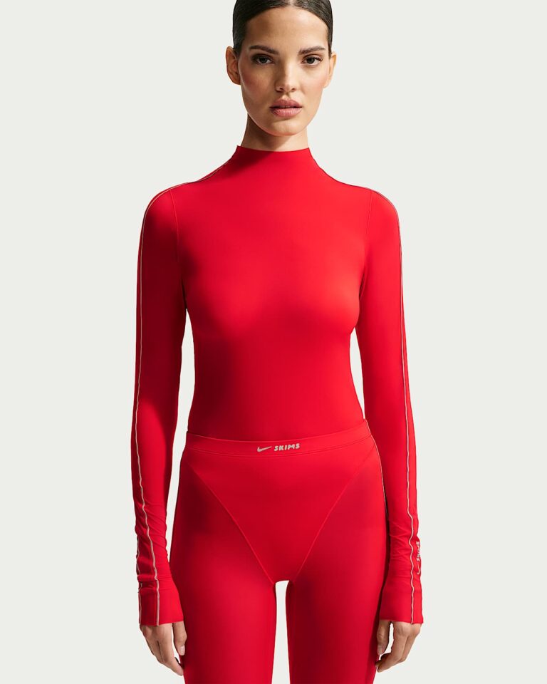 Лонгслив NikeSKIMS Weightless Mock-Neck Long-Sleeve Top «University Red» Женская