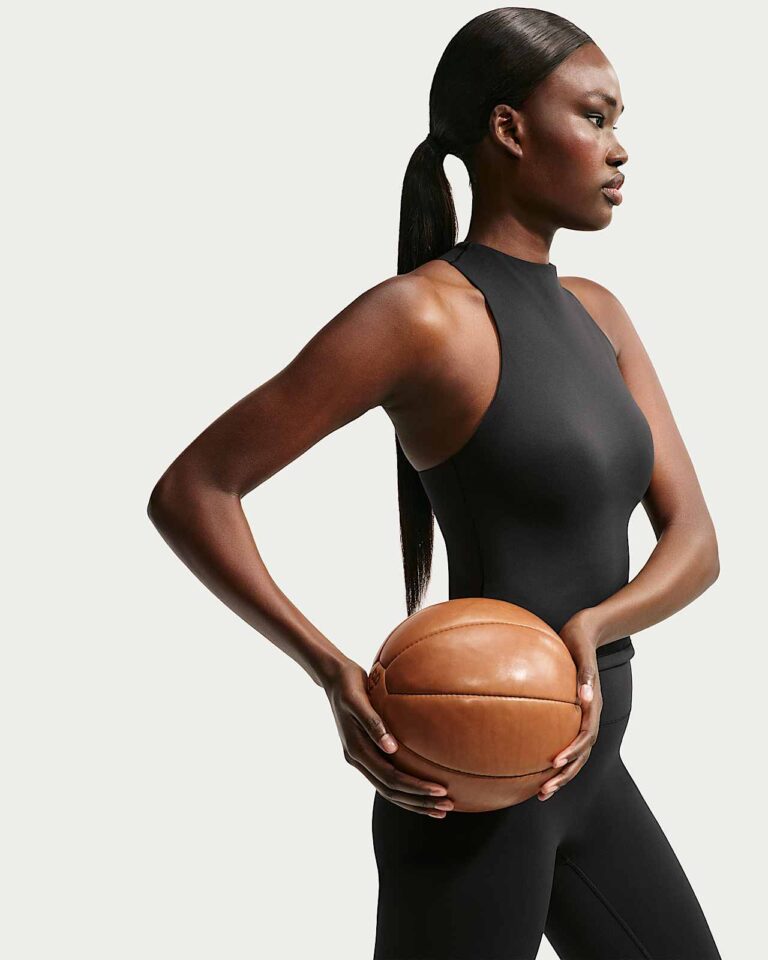 Майка NikeSKIMS Matte Mock-Neck Racerback Tank Top «Obsidian» Женская