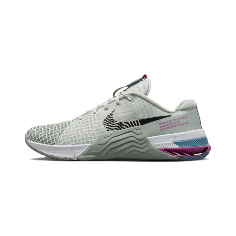 Nike Metcon 8 'Light Silver / Mica Green / Cosmic Fuchsia / Black' Женские